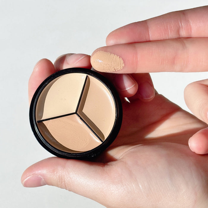LOVELY CC - Magic Cover Cheat Concealer