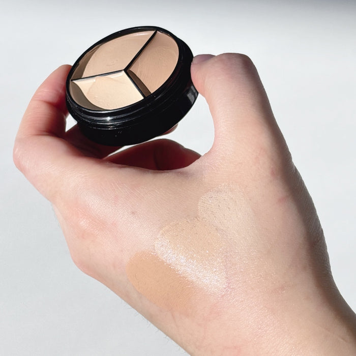LOVELY CC - Magic Cover Cheat Concealer